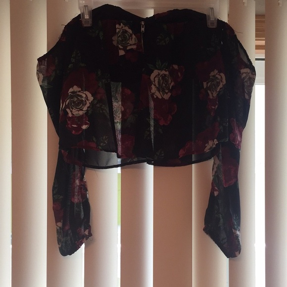 Charlotte Russe Black Floral Off-Shoulder Blouse - Picture 5 of 6